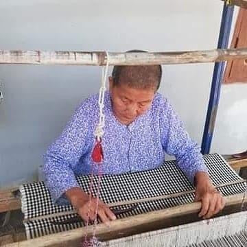 A Black and White Kroma Cambodian handmade Scarves cotton Scarves 72'' long and 25'' width high quality krama