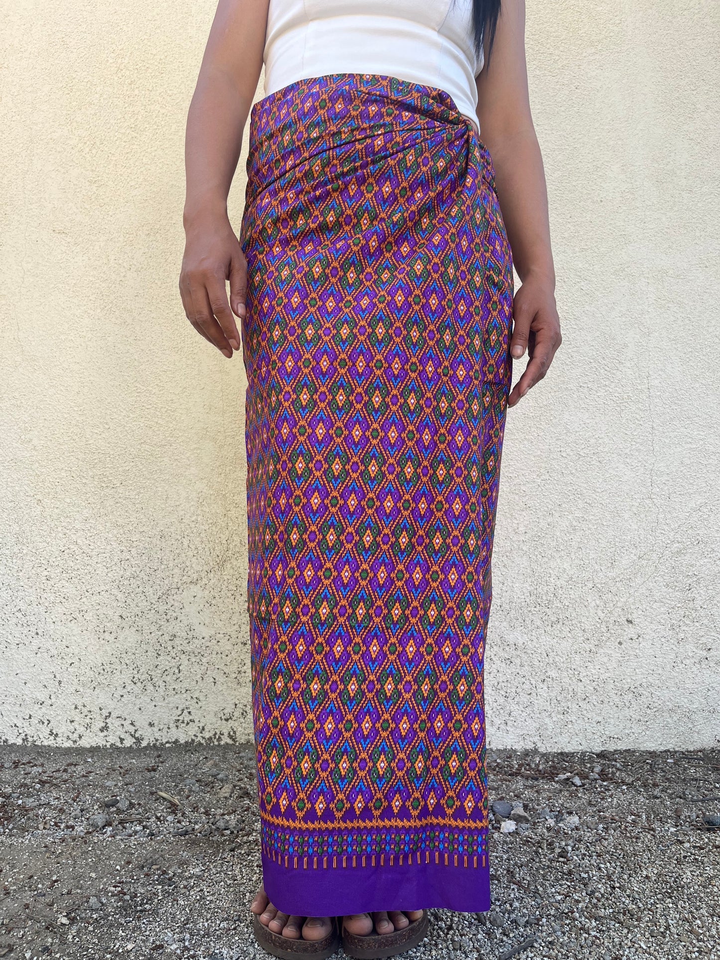 Thai skirt , Lao Warp Asian gift Cambodian Sarong (Batik) Thai , Loa Sarong (Batik) Asian warp clothes for man and women .Cambodian Skirt.